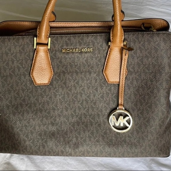 Michael Kors purse - Picture 3 of 7